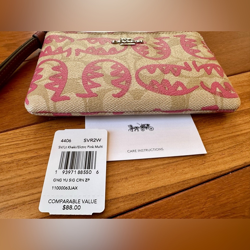 Coach Corner Zip Wristlet in Signature Canvas with Rexy by Guang Yu. NWT - Picture 3 of 14